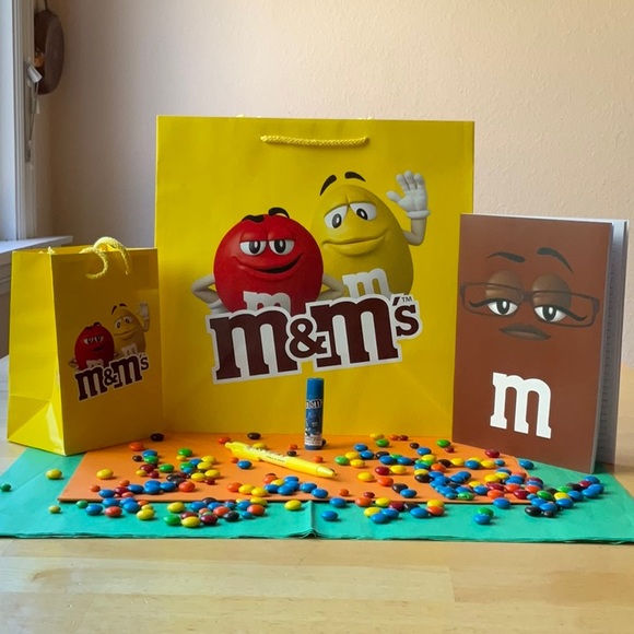 🟡🟢🟠  M&M’S NOTEBOOK BUNDLE 🔵🔴🟢 NWOT 🟤🟡🟠 - Picture 2 of 16
